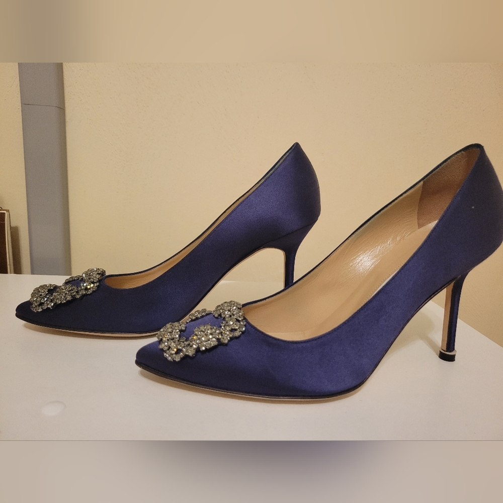 Manolo Blahnik M-Hangisi - Picture 10 of 14